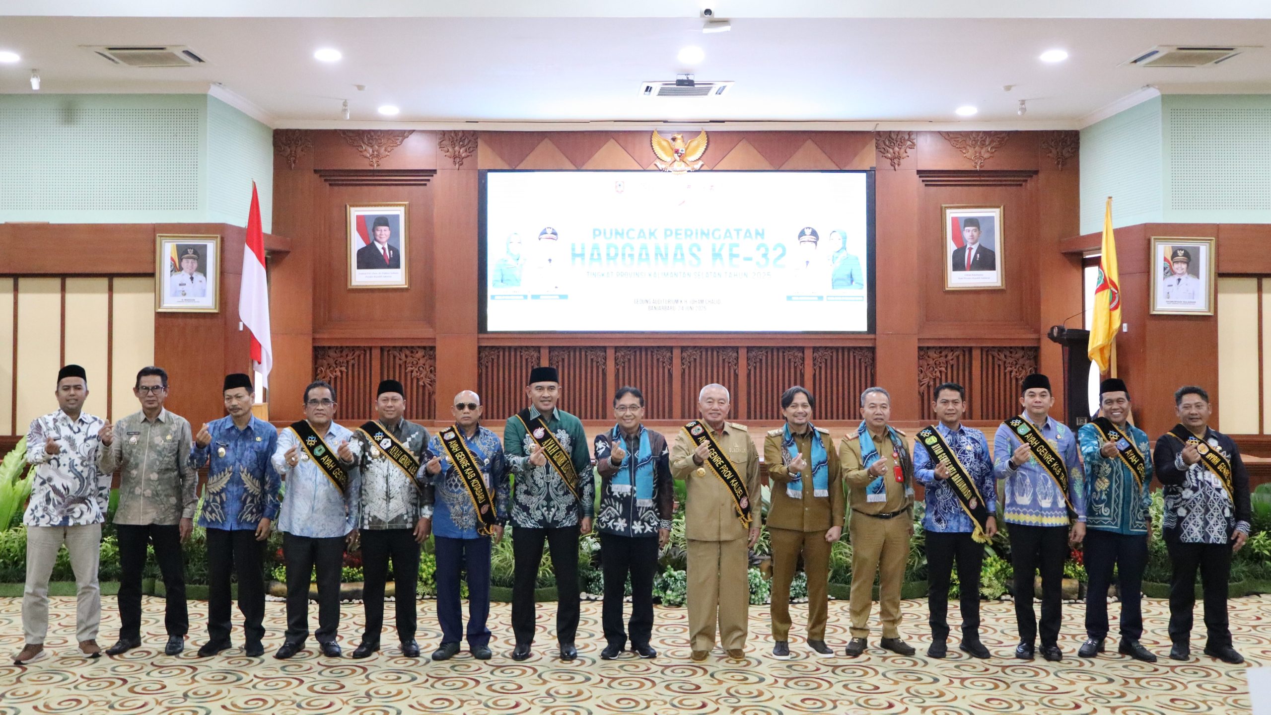 Bupati dan Ketua TP PKK Kotabaru di Kukuhkan Menjadi Ayah dan Bunda Genre