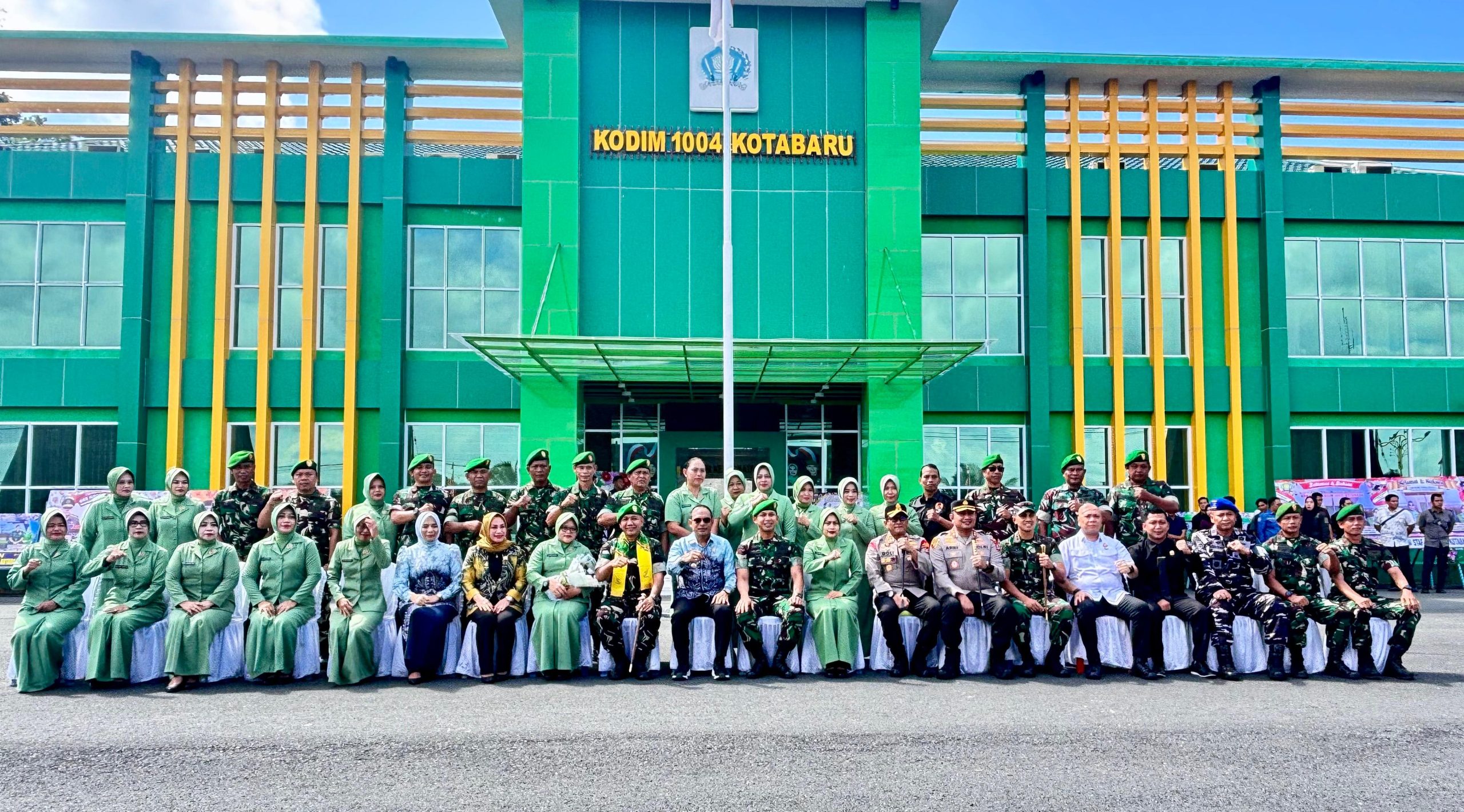 Pemkab Kotabaru Hadiri Pisah Sambut Dandim 1004 Kotabaru