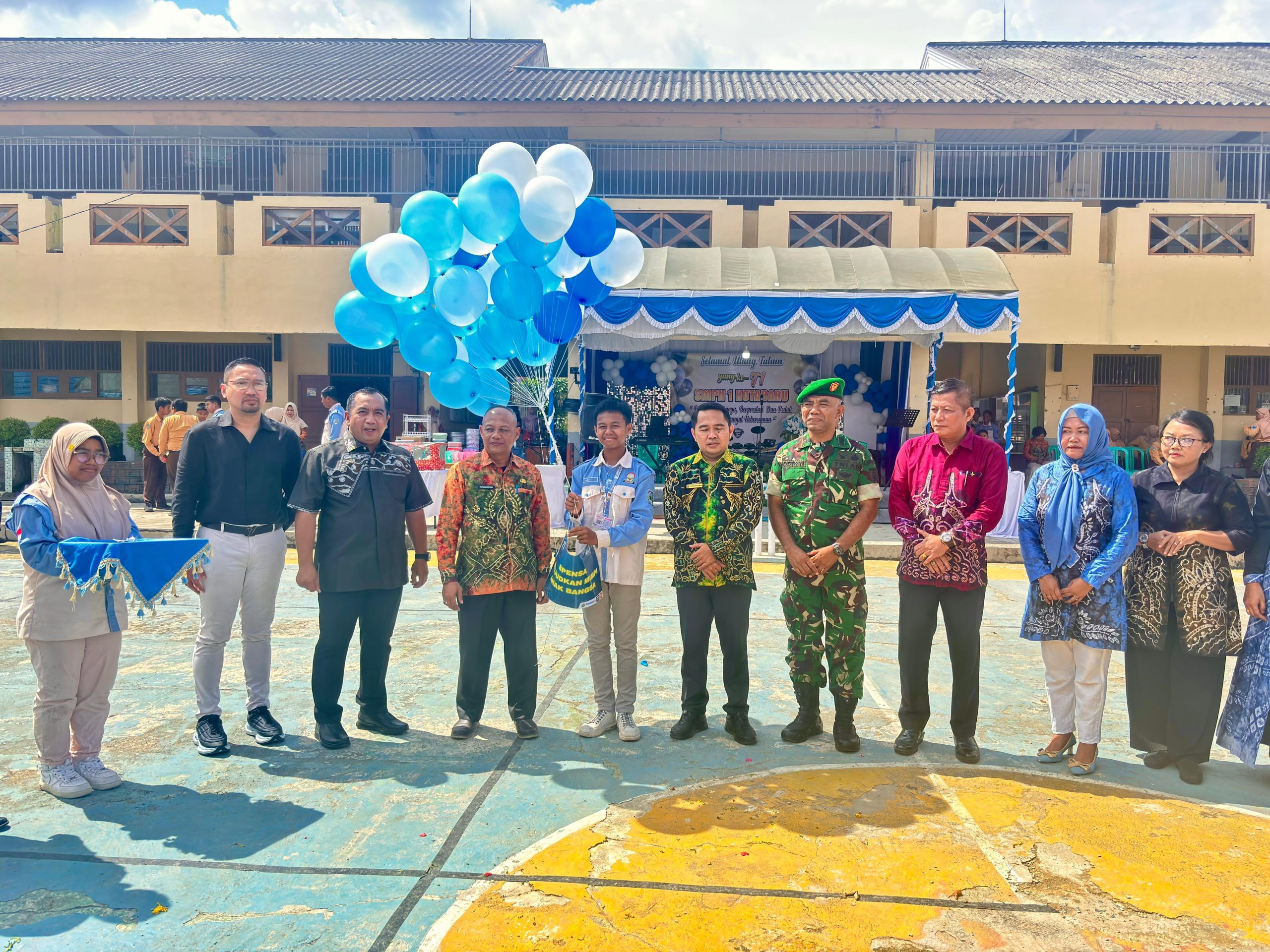 SMPN 1 Kotabaru Gelar Meriah HUT ke-71, Angkat Tema “Berkarya, Berprestasi, dan Peduli ” SMPN 1 Kotabaru Gelar Meriah HUT ke-71, Angkat Tema “Berkarya, Berprestasi, dan Peduli ”