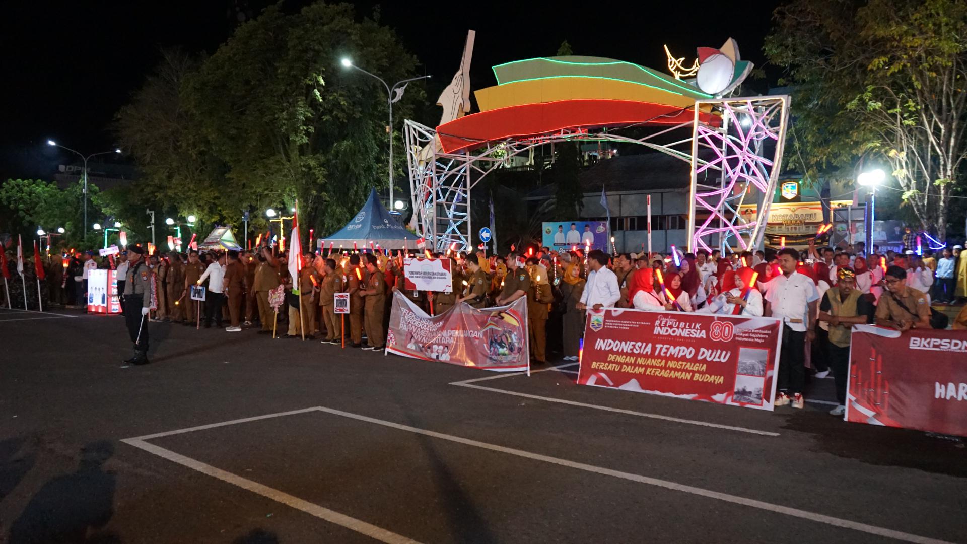 Sambut HUT ke-80 RI, Pemkab Kotabaru Gelar Apel dan Pawai Taptu