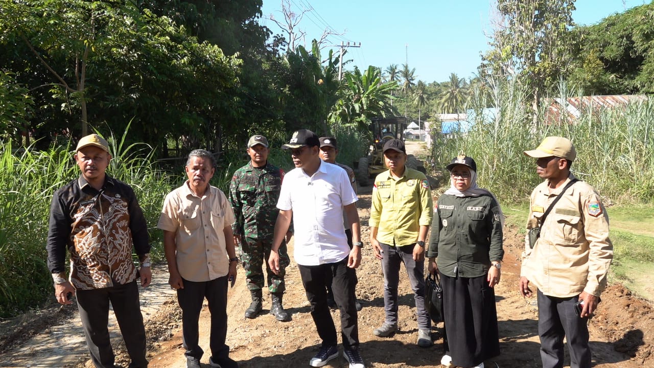 Tinjau Ruas Jalan, Wakil Bupati Perbaikan Bertahap Diprioritaskan