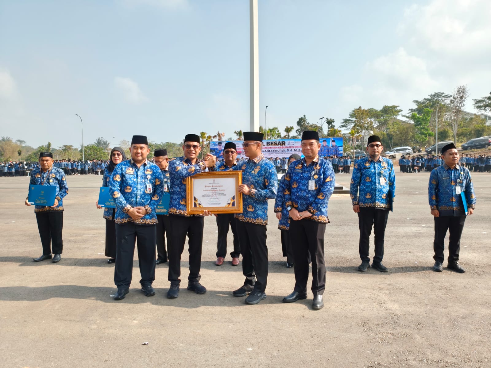 Pimpin Apel HKN di Kotabaru, Kepala BKN RI Serahkan Penghargaan dan Pacu Kinerja ASN